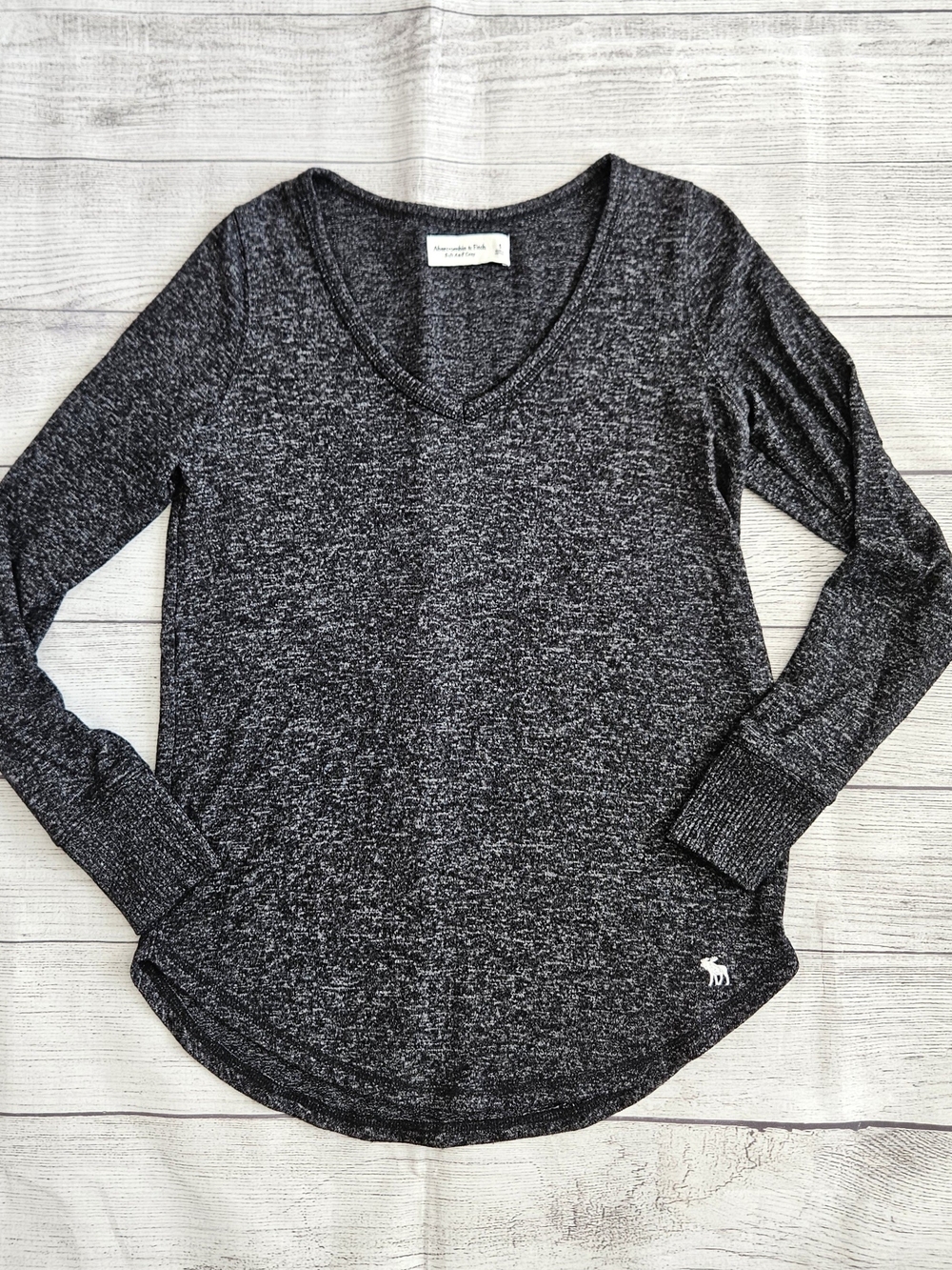 Abercrombie & Fitch Soft A&F Cozy Heathered Black Long Sleeve V-Neck Top - S